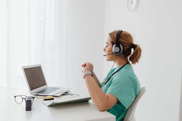 How Internships During College Improve Your Job Prospects